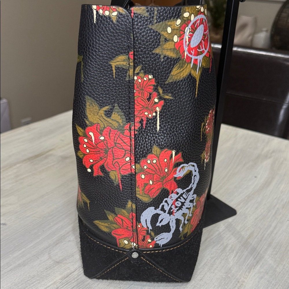 Coach Baseman Gotham Poison Lily Revenge Black and Red Floral Tote- With Dustbag - Picture 7 of 16